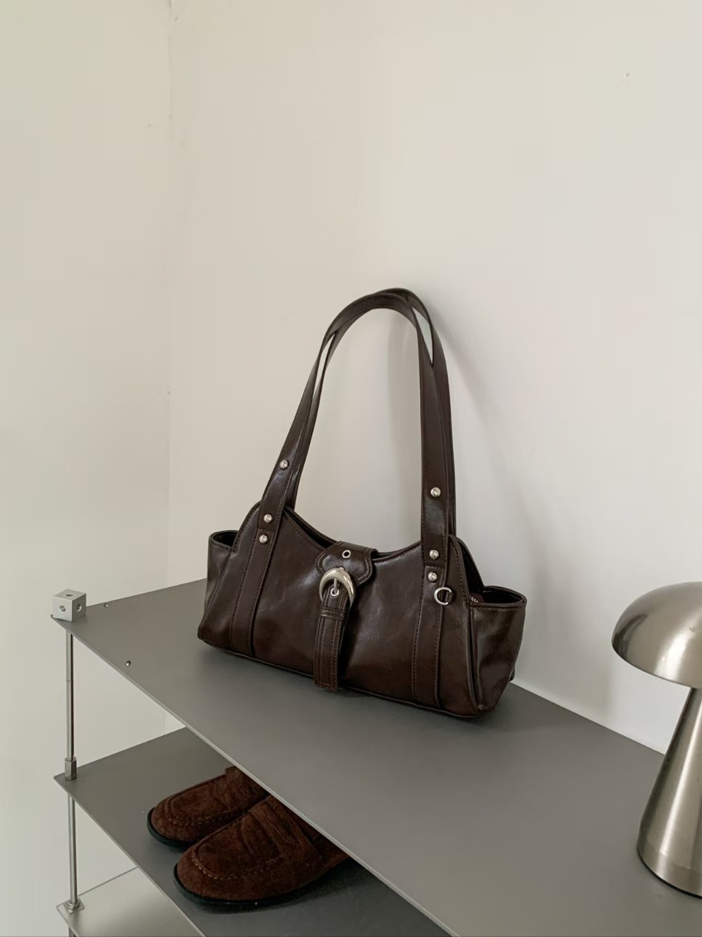 レザー調ベルトスタッズDリングトートバッグ | 詳細画像12