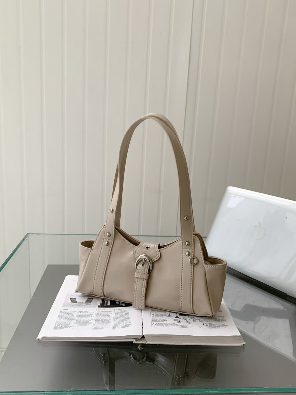 レザー調ベルトスタッズDリングトートバッグ | 詳細画像10