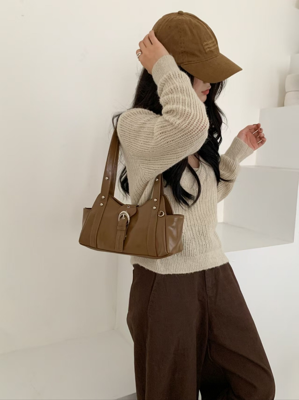 レザー調ベルトスタッズDリングトートバッグ | 詳細画像2