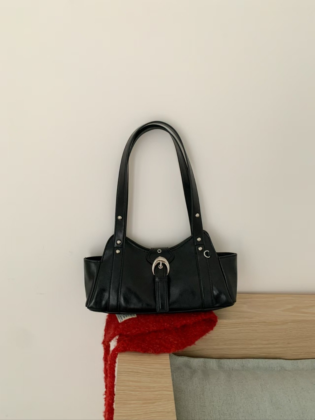 レザー調ベルトスタッズDリングトートバッグ | 詳細画像11