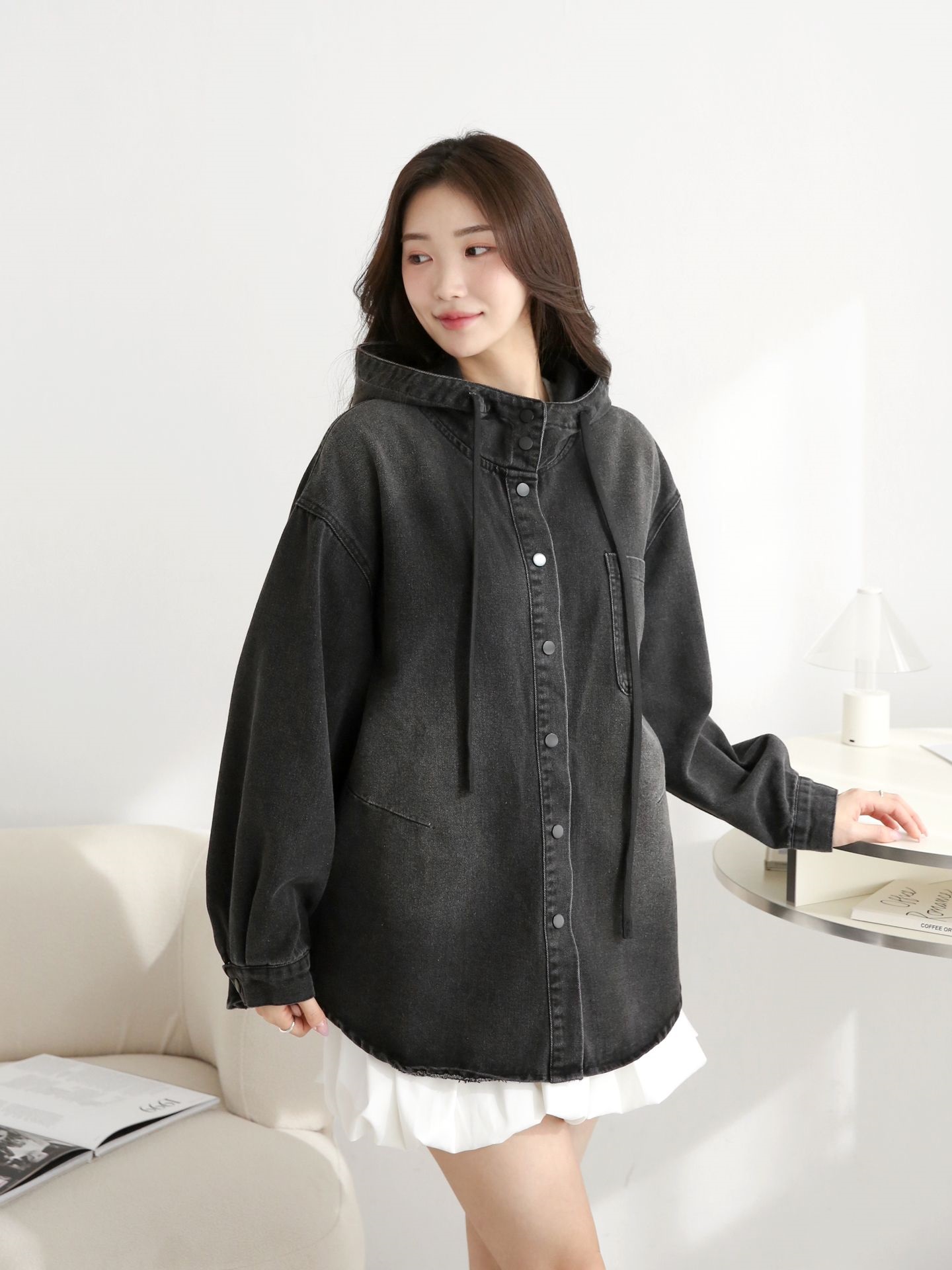 デニムストラップハーフネックフードラインオーバーサイズ長袖ワンポケットスナップボタンジャケット | 詳細画像11