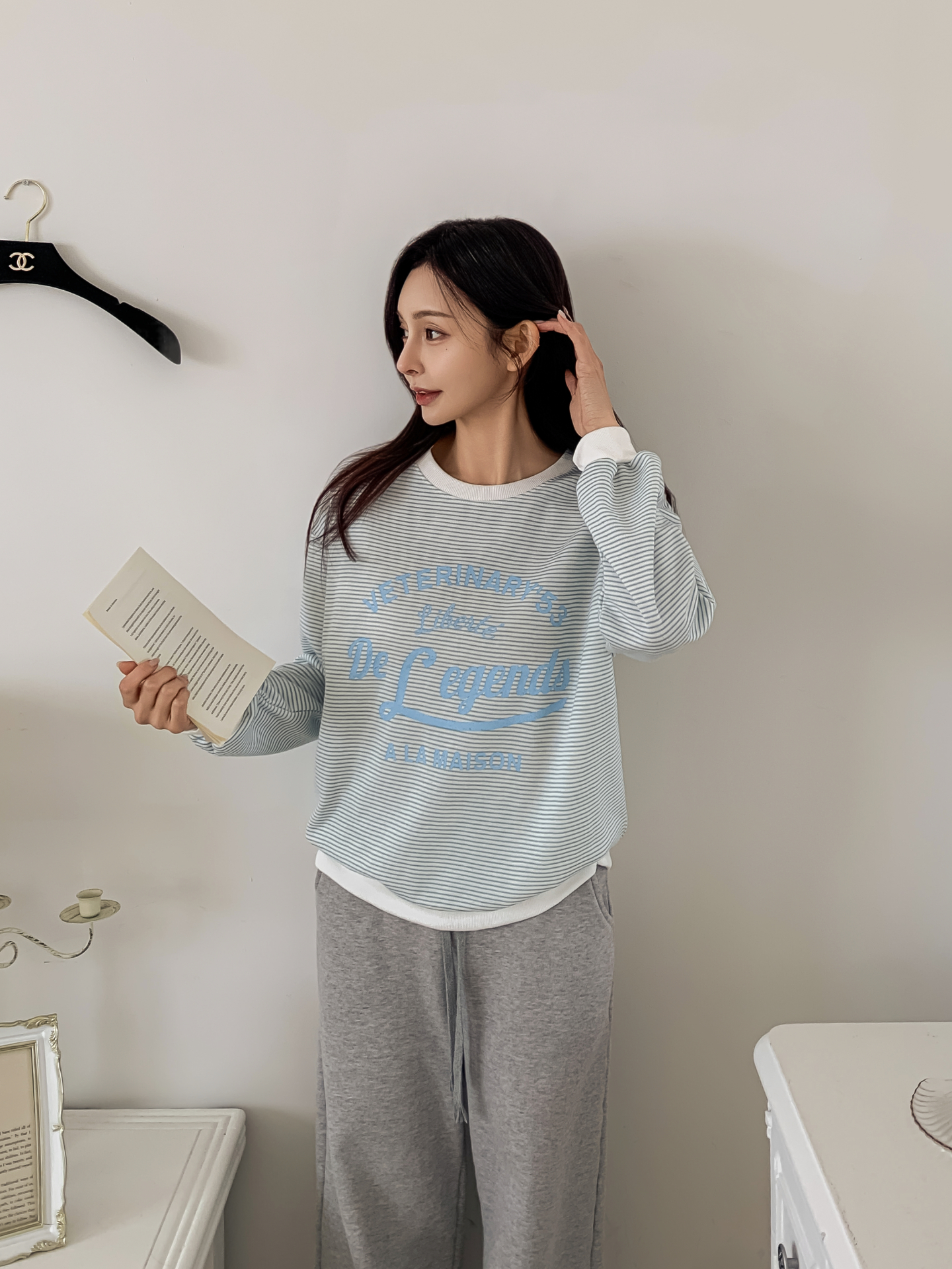 ラウンドネックルーズ長袖レタリングボーダー配色スウェット | 詳細画像12