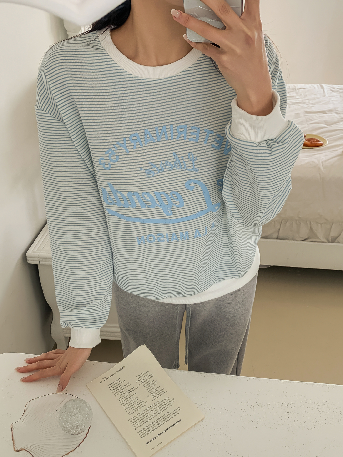 ラウンドネックルーズ長袖レタリングボーダー配色スウェット | 詳細画像15