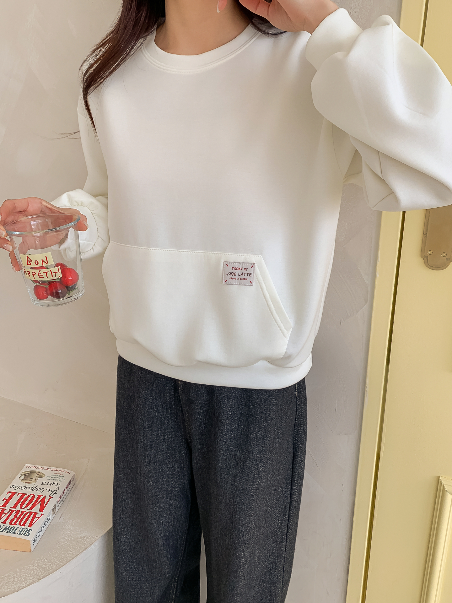 ラウンドネックパッチオーバーサイズ長袖カンガルーポケット無地スウェット | 詳細画像7