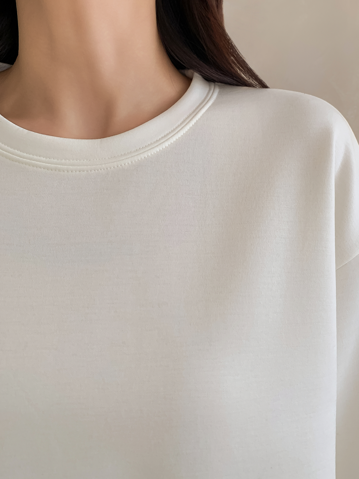 ラウンドネックパッチオーバーサイズ長袖カンガルーポケット無地スウェット | 詳細画像11