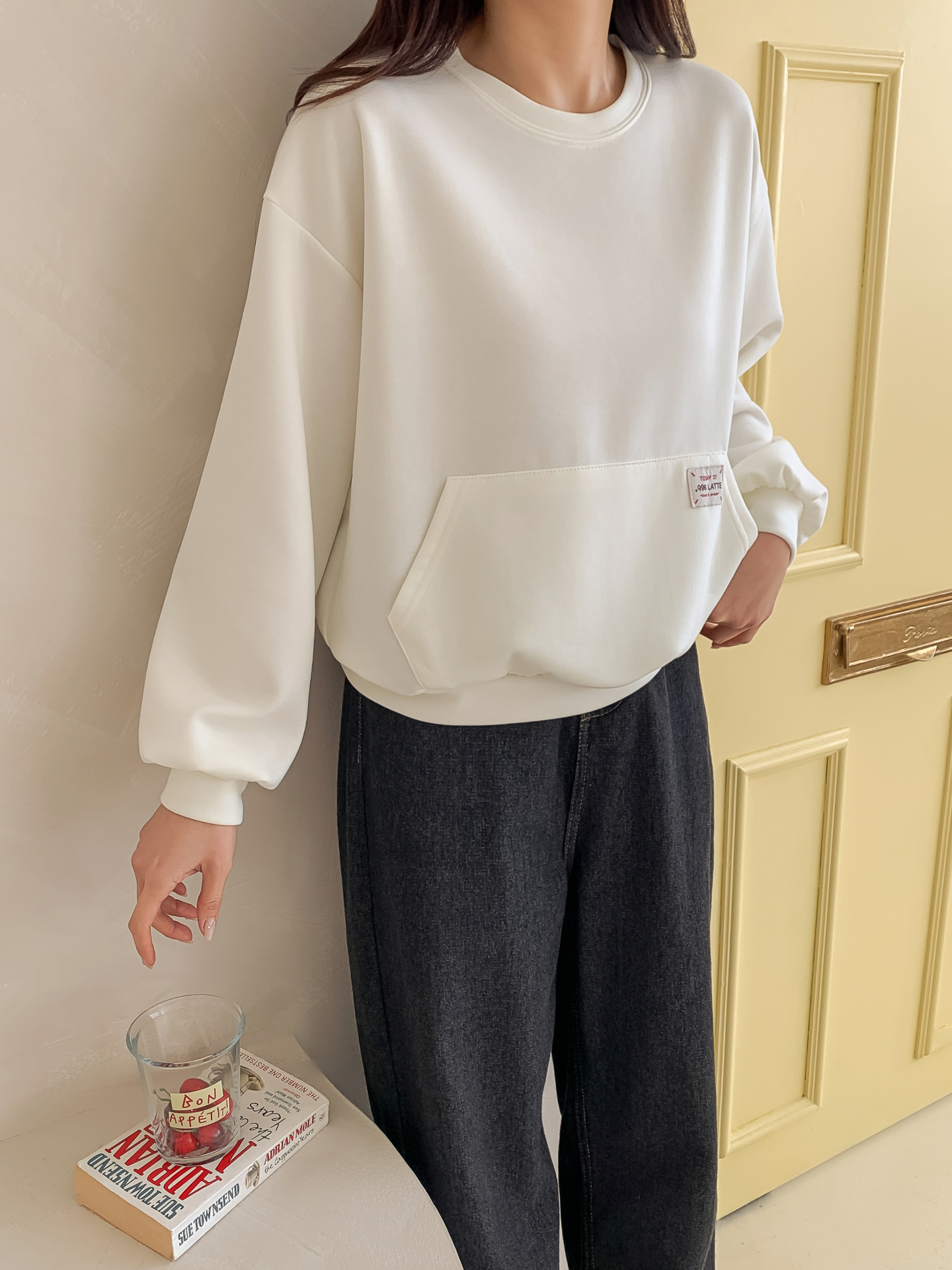 ラウンドネックパッチオーバーサイズ長袖カンガルーポケット無地スウェット | 詳細画像13