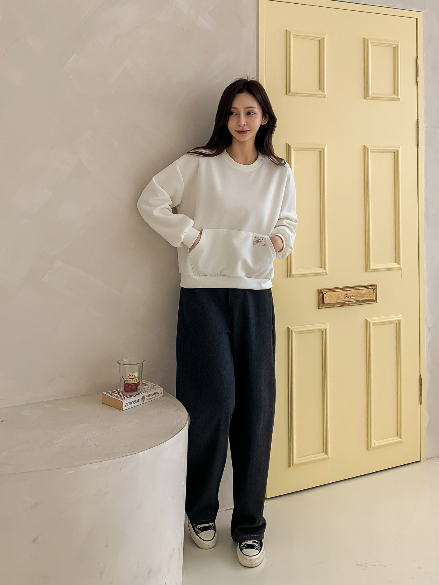 ラウンドネックパッチオーバーサイズ長袖カンガルーポケット無地スウェット | 詳細画像14