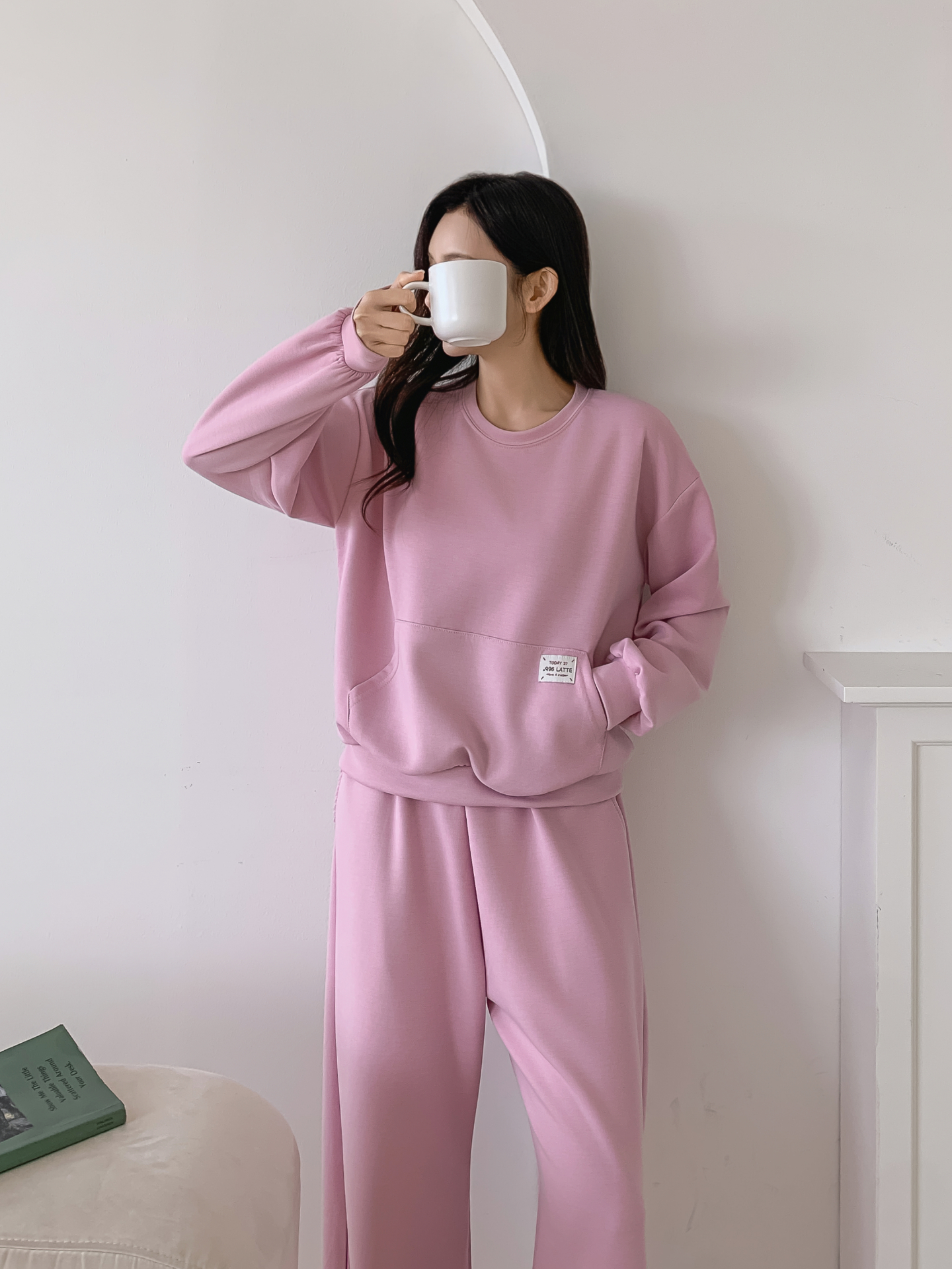 ラウンドネックパッチオーバーサイズ長袖カンガルーポケット無地スウェット | 詳細画像20