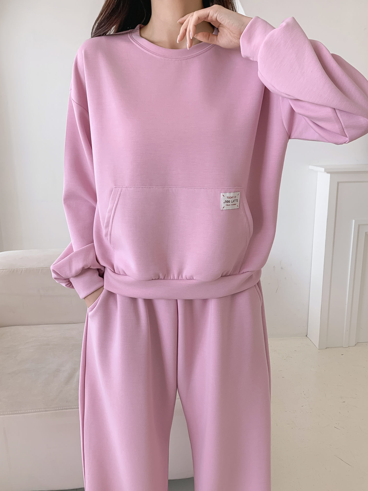 ラウンドネックパッチオーバーサイズ長袖カンガルーポケット無地スウェット | 詳細画像22