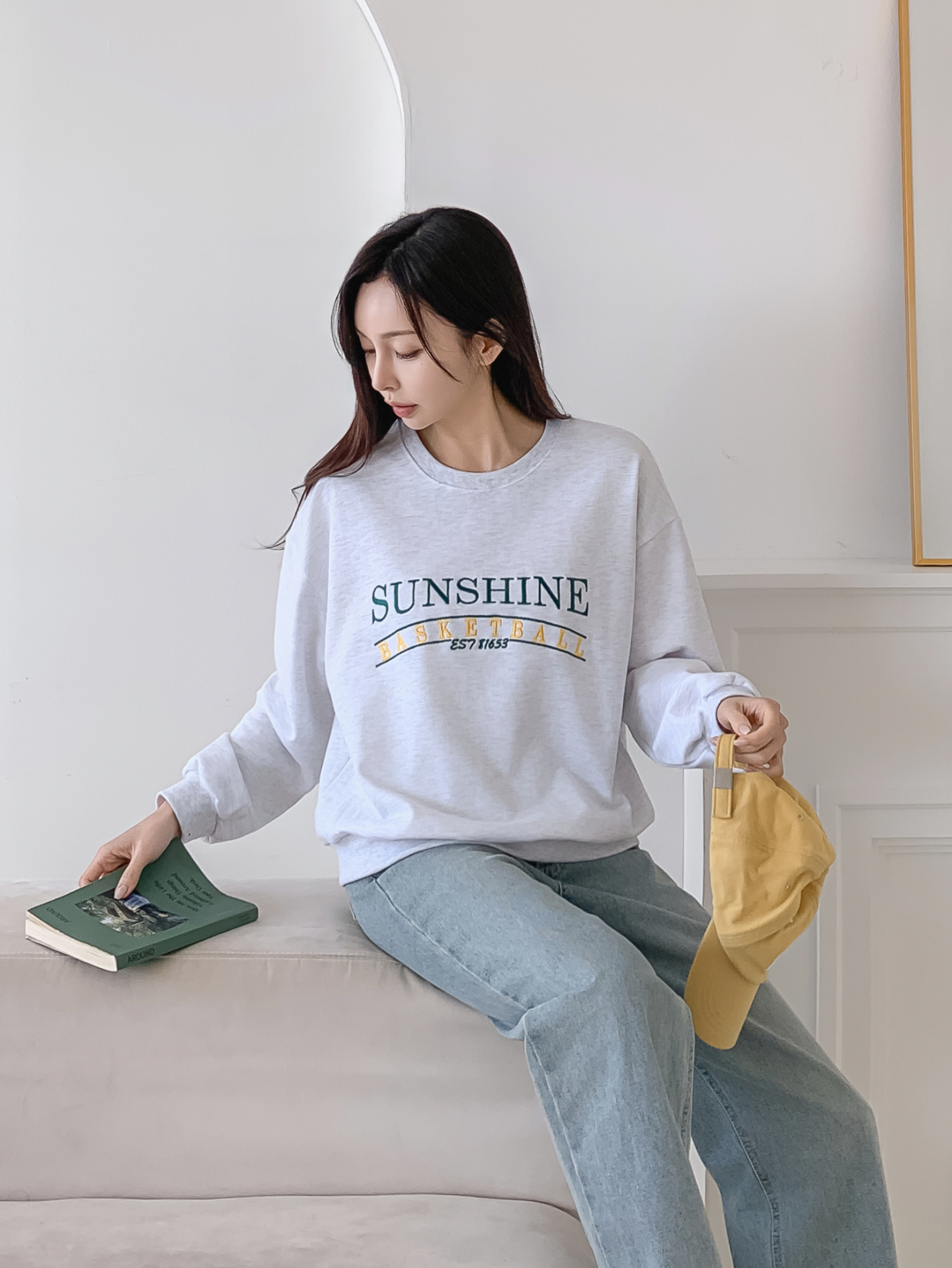 ラウンドネックルーズ長袖刺繍スウェット | 詳細画像2