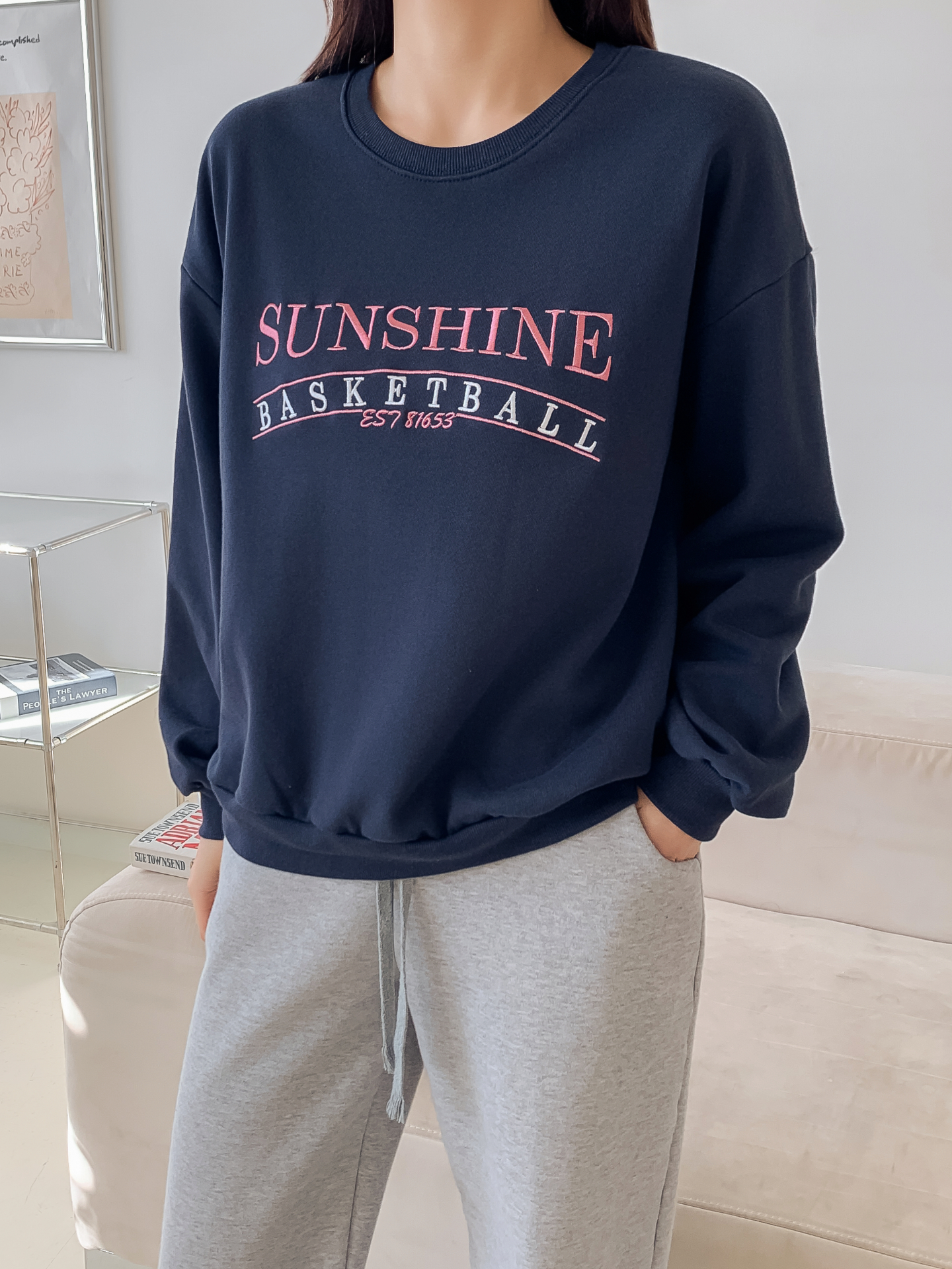 ラウンドネックルーズ長袖刺繍スウェット | 詳細画像23