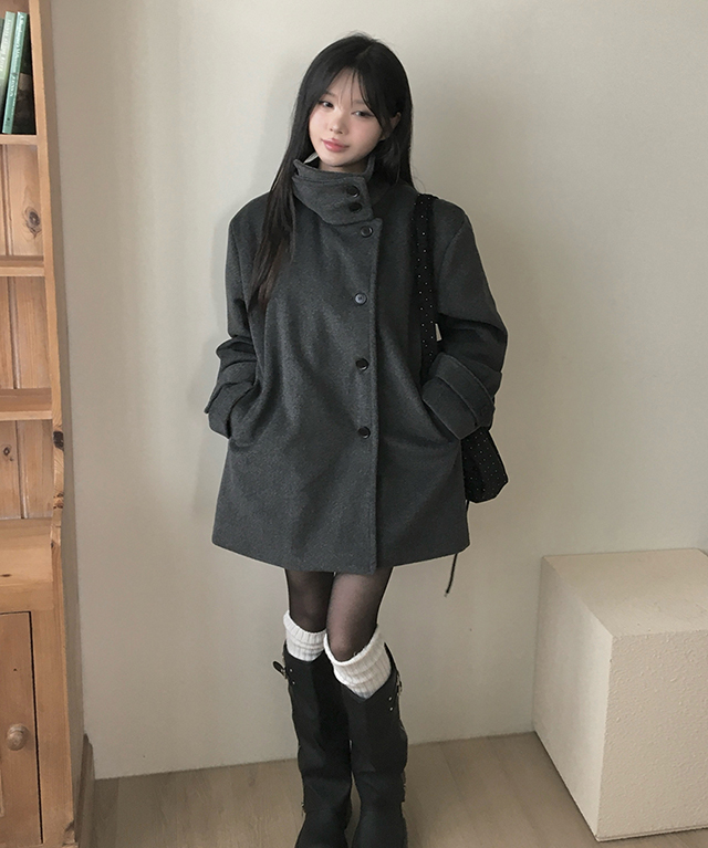 キルティング中綿ボタンハイネックルーズ長袖コート | レディース
