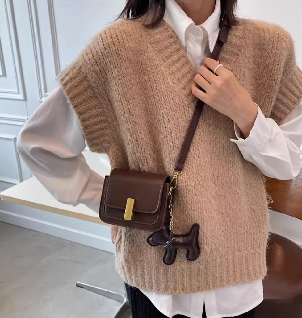 レザー調バックル無地ショルダーバッグ | 詳細画像3