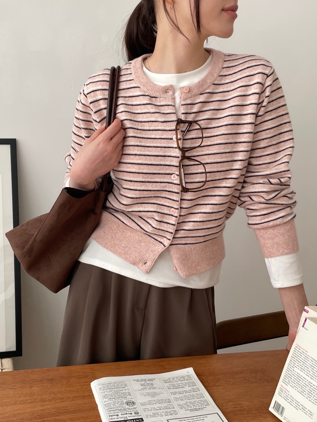 ウール混ボタンラウンドネックルーズ長袖セミクロップドボーダー配色カーディガン | 詳細画像3