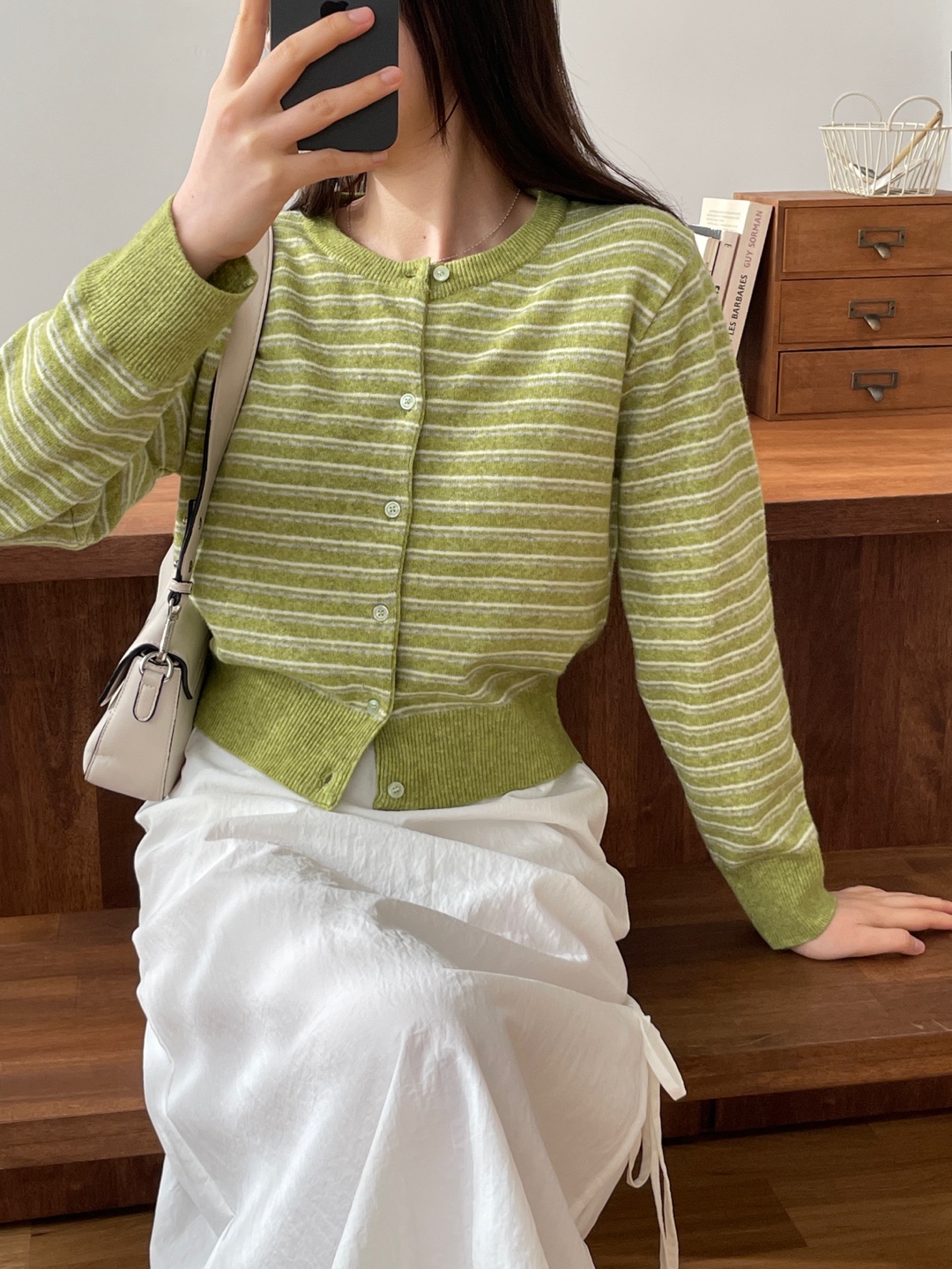 ウール混ボタンラウンドネックルーズ長袖セミクロップドボーダー配色カーディガン | 詳細画像11