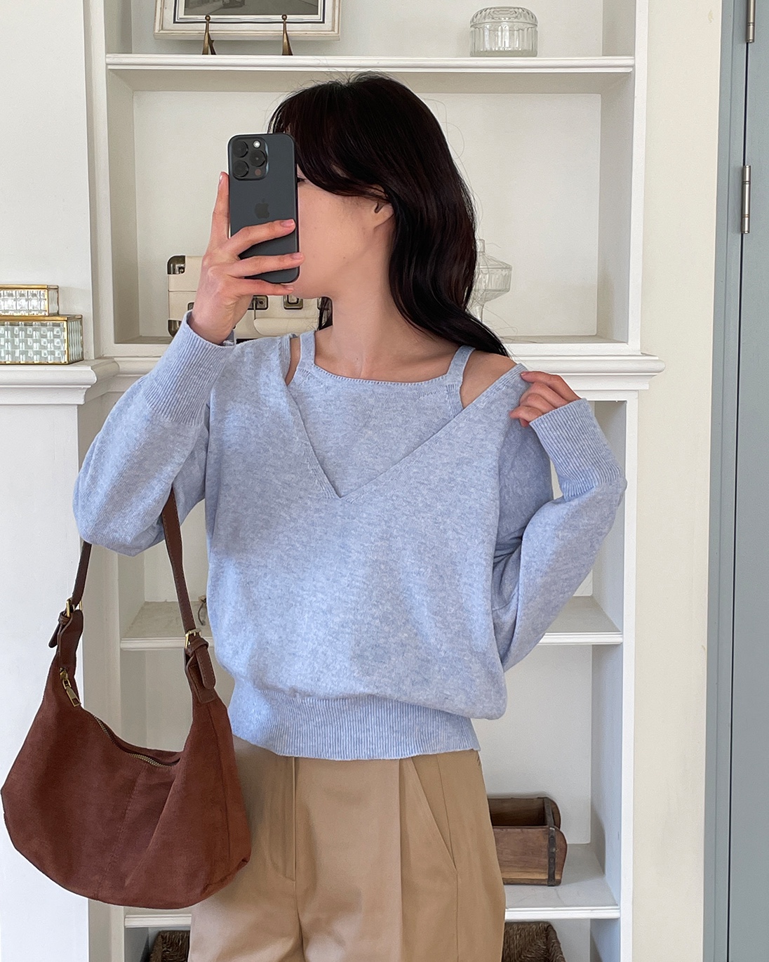 Vネックレイヤード風ルーズ長袖セミクロップド無地ニット | 詳細画像8