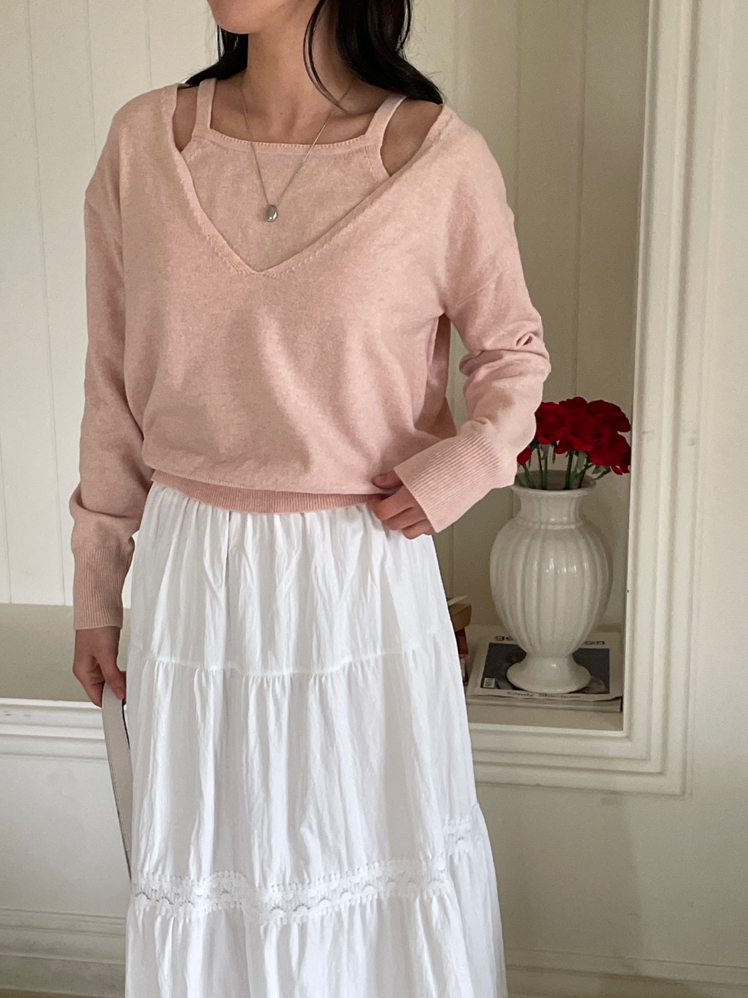 Vネックレイヤード風ルーズ長袖セミクロップド無地ニット | 詳細画像2