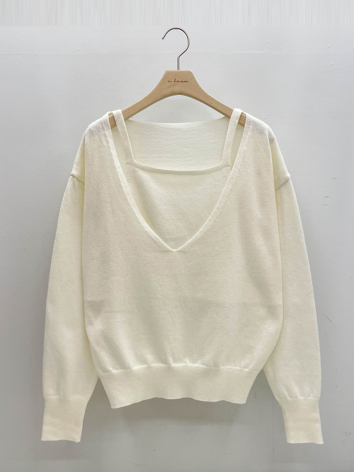 Vネックレイヤード風ルーズ長袖セミクロップド無地ニット | 詳細画像15