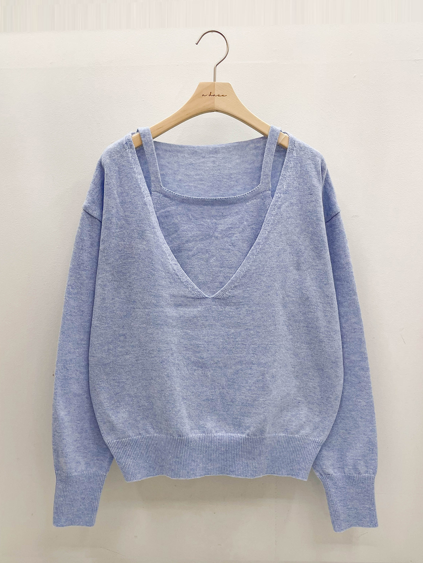 Vネックレイヤード風ルーズ長袖セミクロップド無地ニット | 詳細画像16