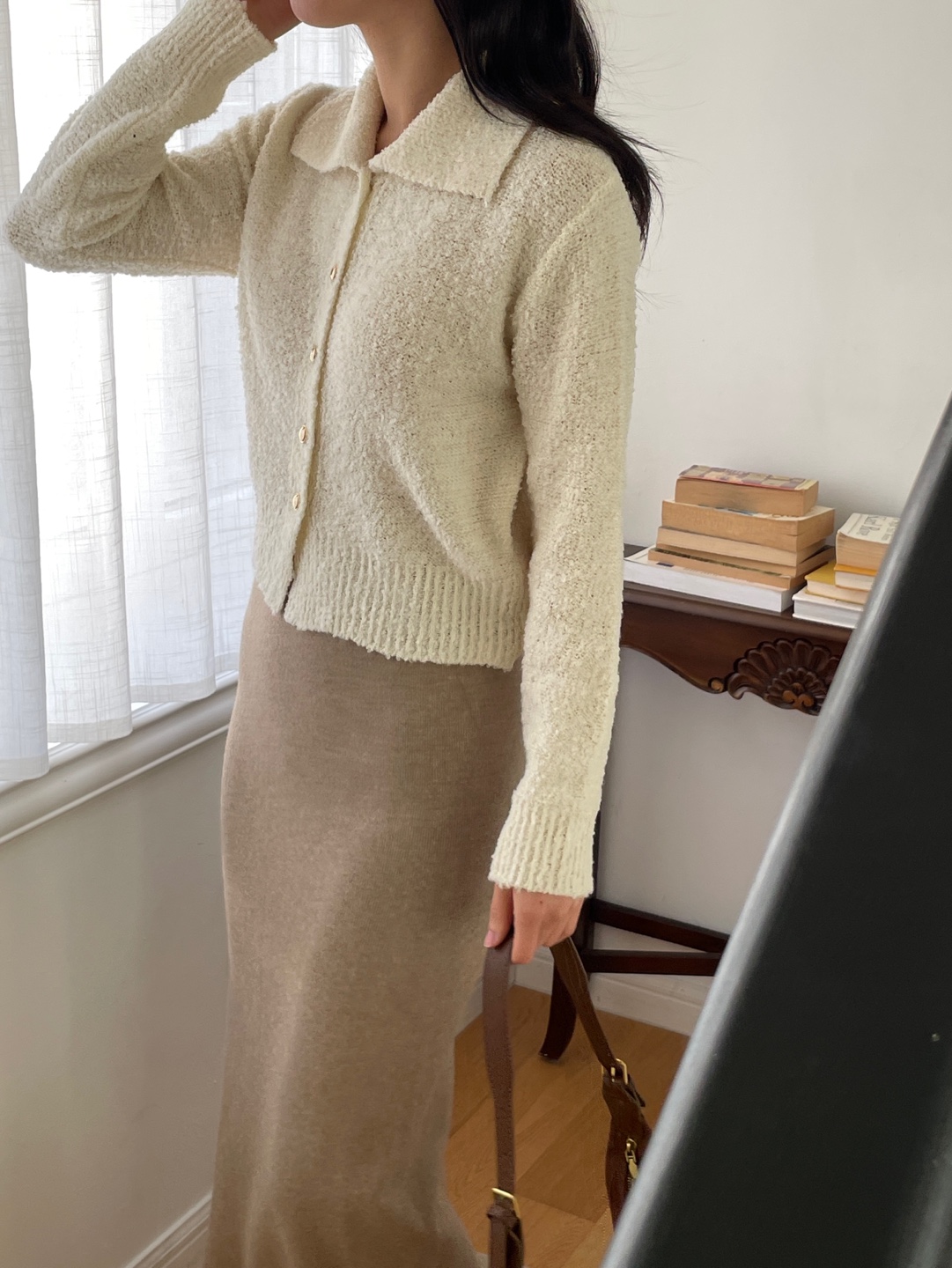 ウール混カラールーズ長袖ビジューボタンセミクロップド無地カーディガン | 詳細画像2