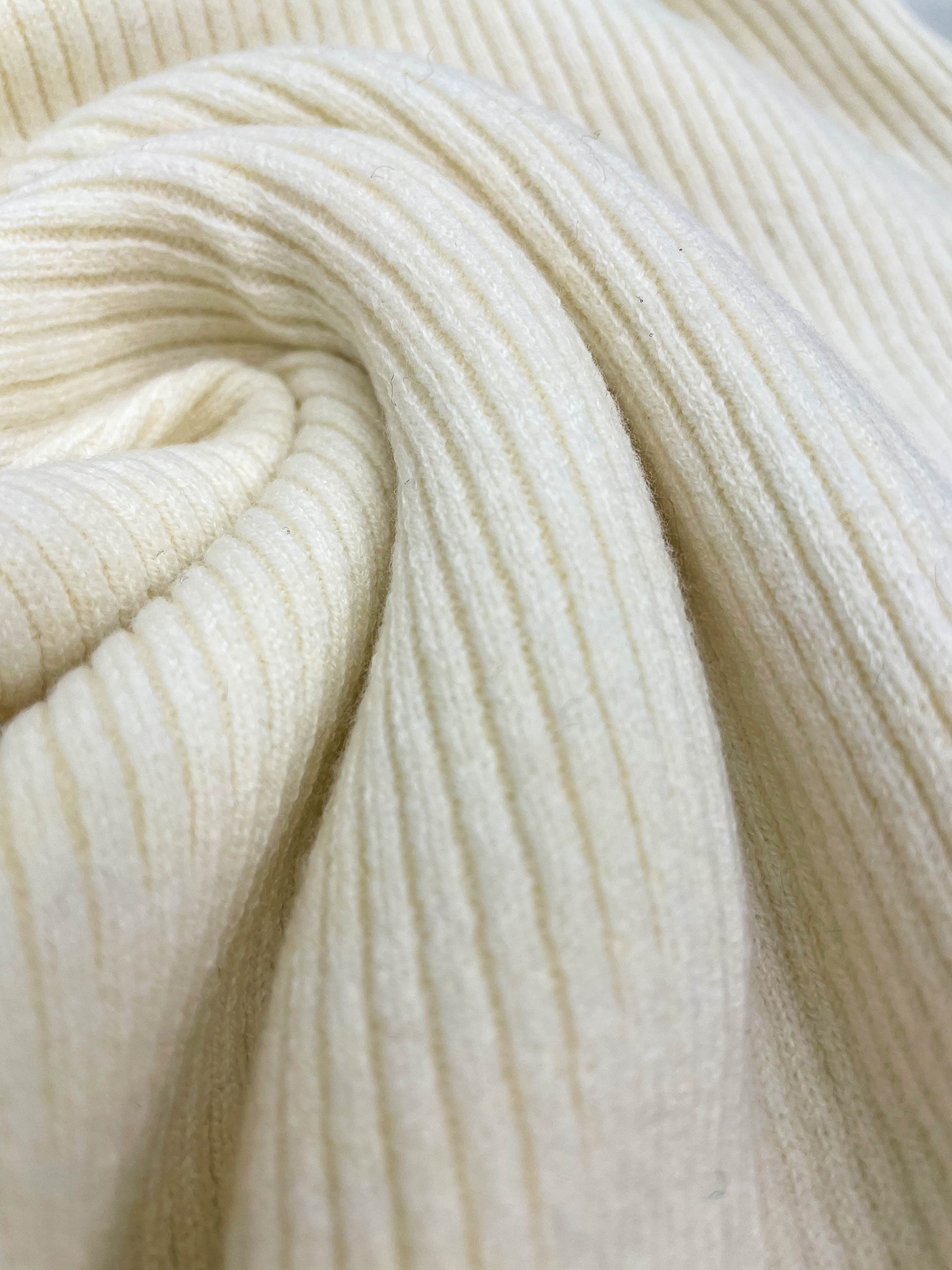 リブボタンVネックスリム長袖無地ニット | 詳細画像15