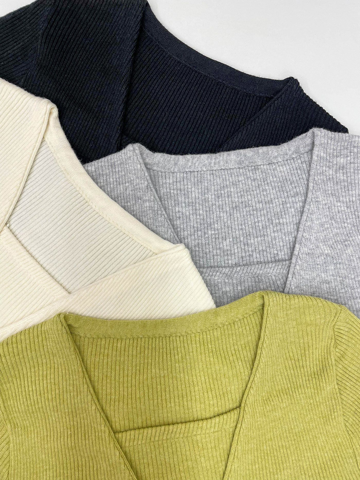 リブボタンVネックスリム長袖無地ニット | 詳細画像14