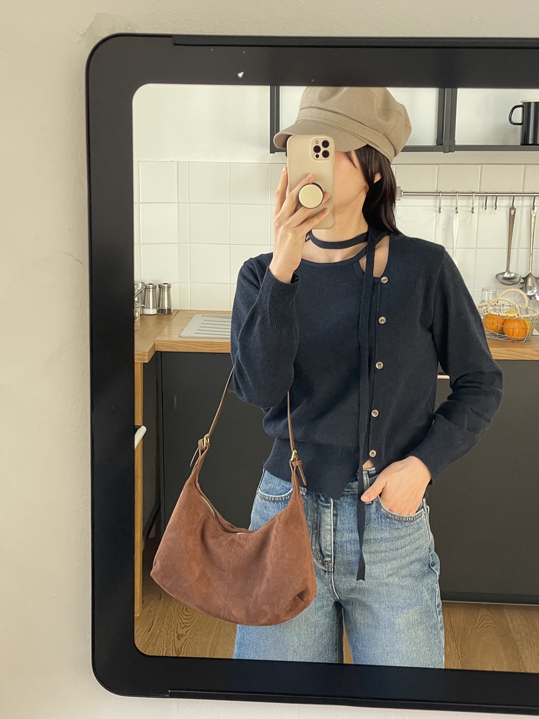 ストラップアンバランスネックスリットルーズアンバランス長袖フェイクボタンセミクロップド無地ニットストラップ付 | 詳細画像9