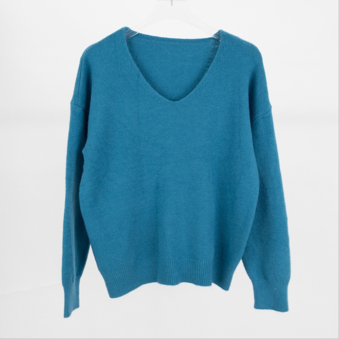 Vネックルーズ長袖無地ニット | 詳細画像12