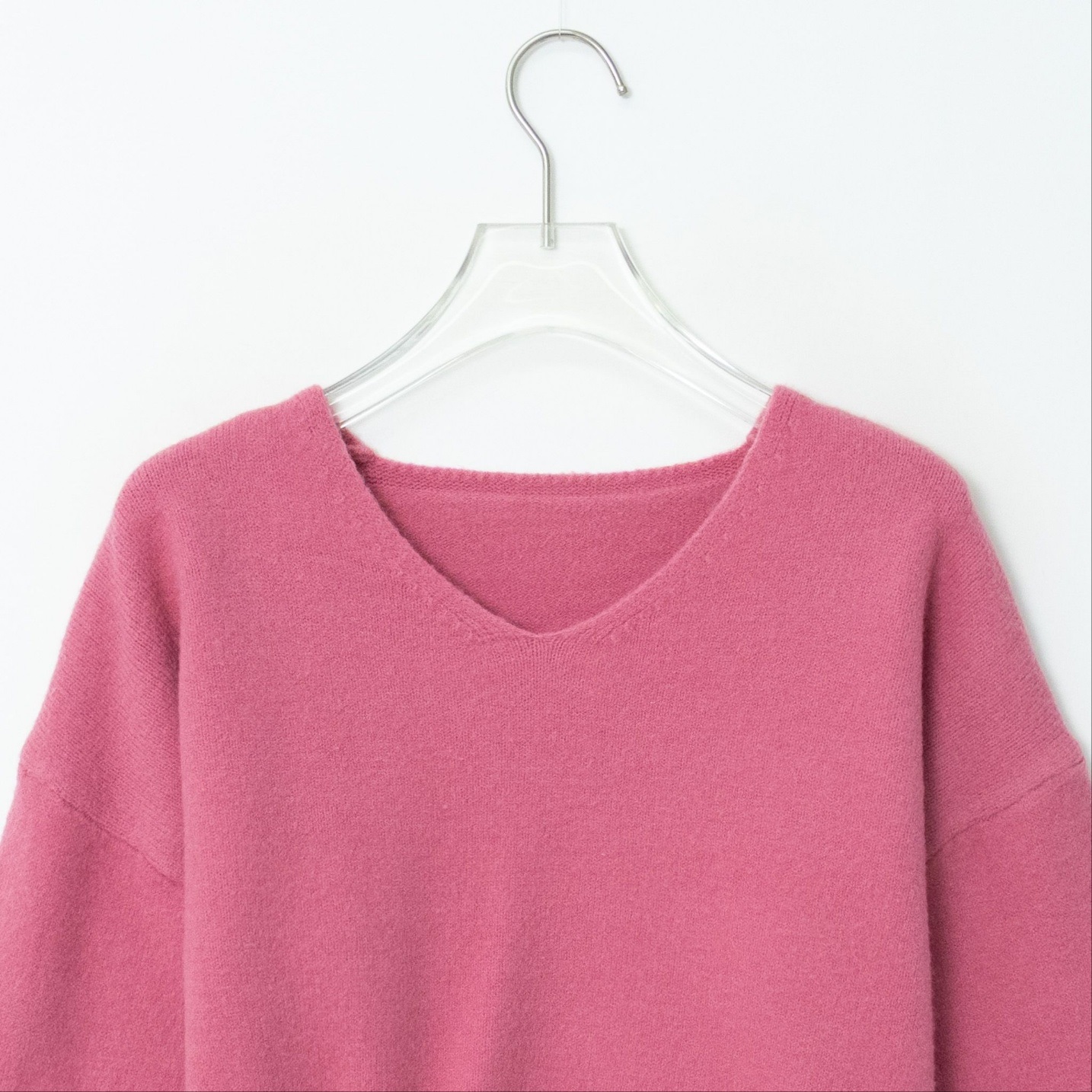 Vネックルーズ長袖無地ニット | 詳細画像14