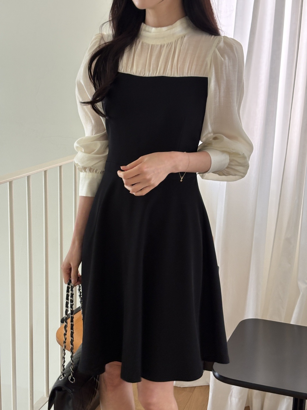 ハーフネックパフスリーブレイヤード風長袖ミディフレアAラインボタンスリーブ配色ワンピース | 詳細画像14