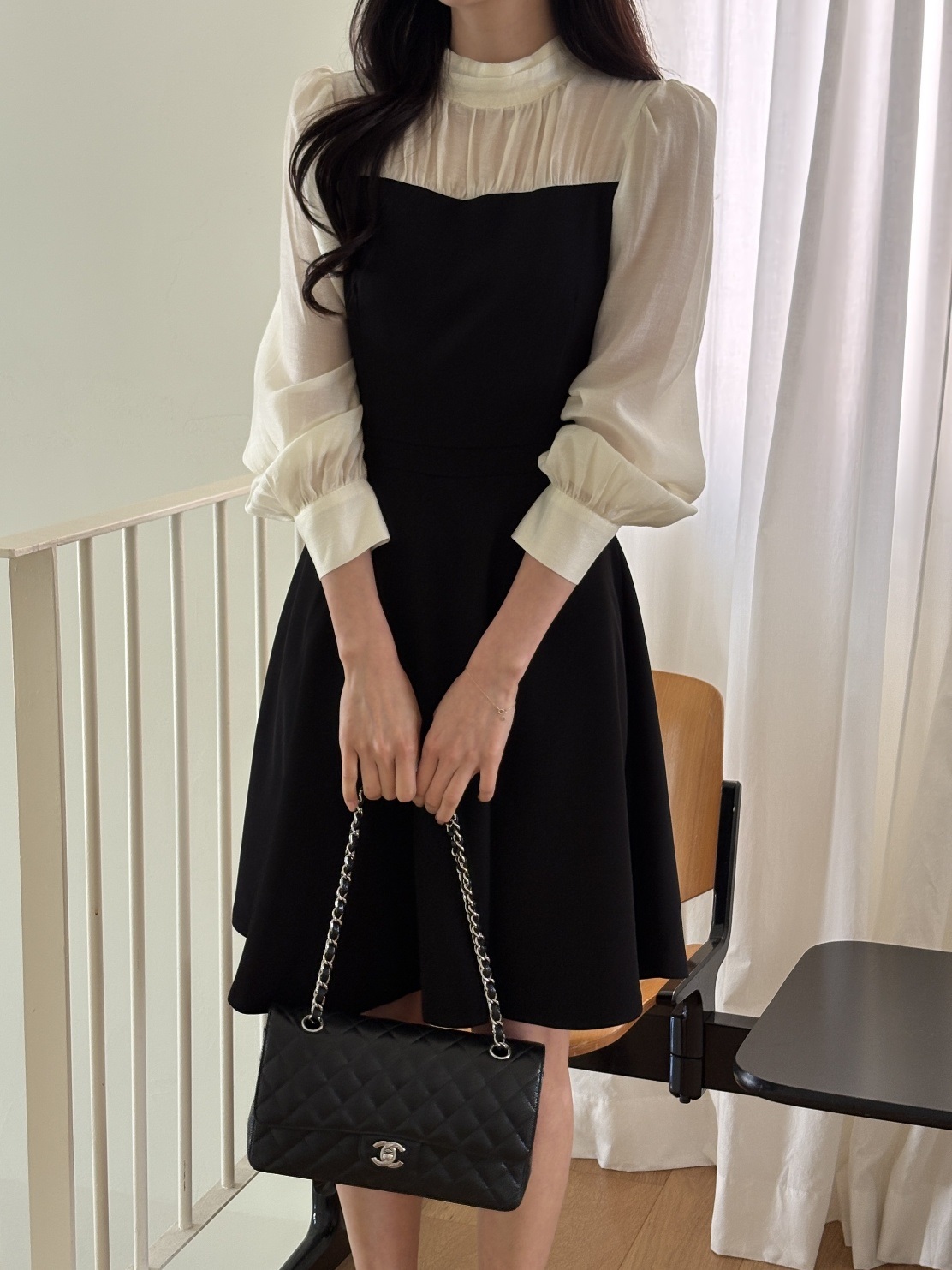 ハーフネックパフスリーブレイヤード風長袖ミディフレアAラインボタンスリーブ配色ワンピース | 詳細画像15