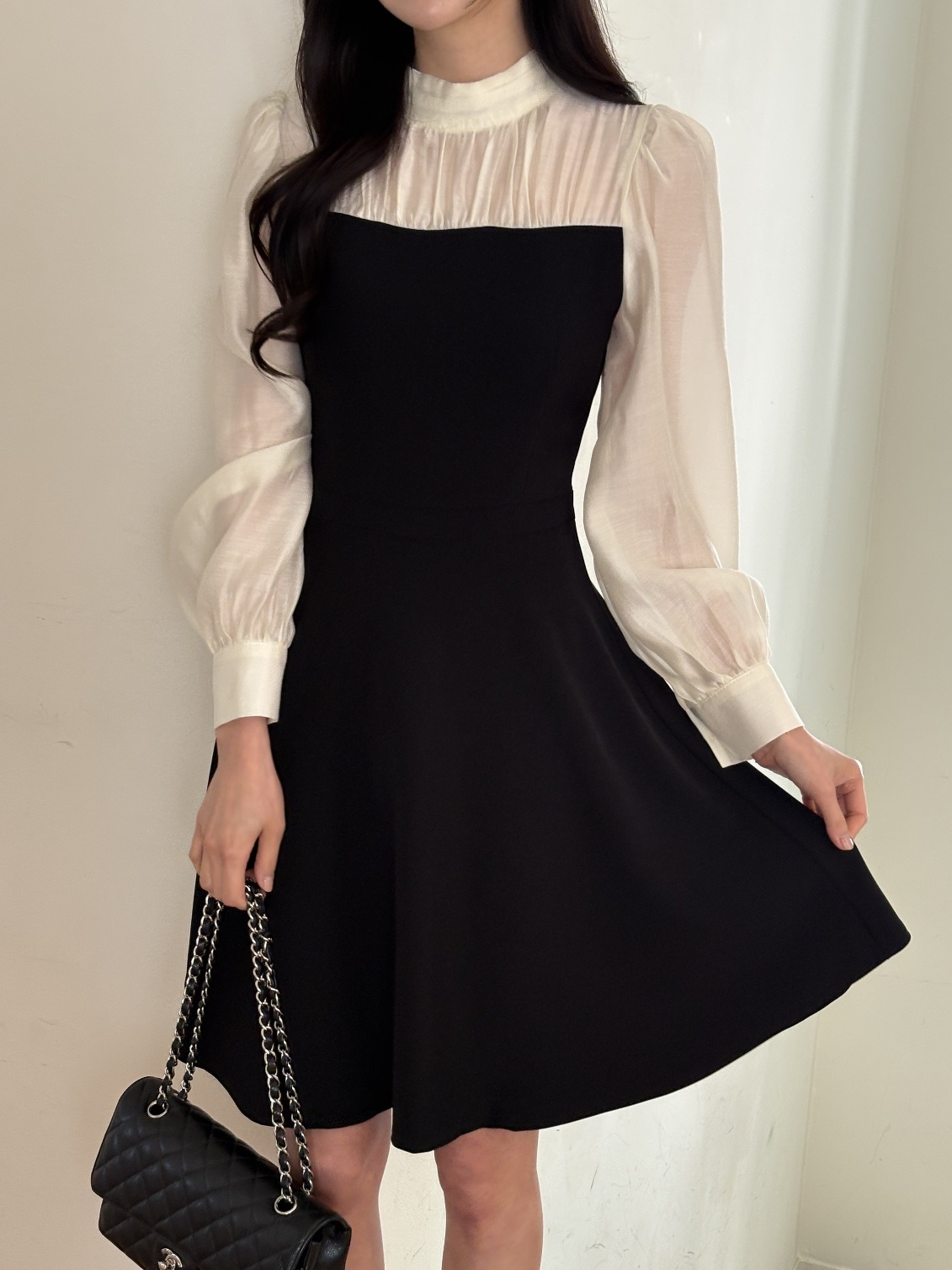 ハーフネックパフスリーブレイヤード風長袖ミディフレアAラインボタンスリーブ配色ワンピース | 詳細画像16