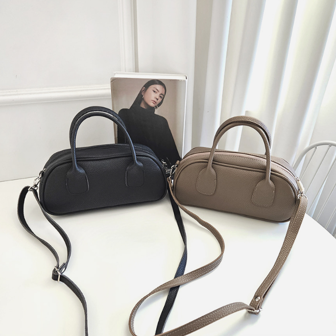 レザー調ジップアップスタッズDリング無地ショルダーバッグハンドバッグ2WAYストラップセット(バックルあり) | 詳細画像3