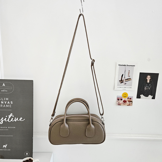 レザー調ジップアップスタッズDリング無地ショルダーバッグハンドバッグ2WAYストラップセット(バックルあり) | 詳細画像15