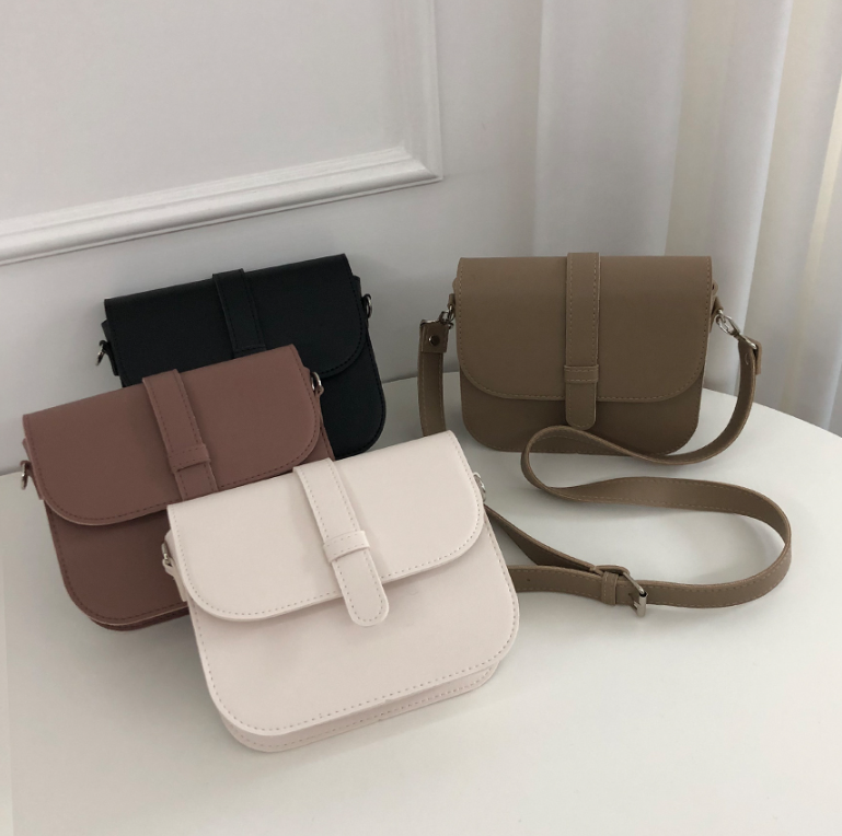 レザー調Dリングマグネットボタン無地ショルダーバッグ | 詳細画像5