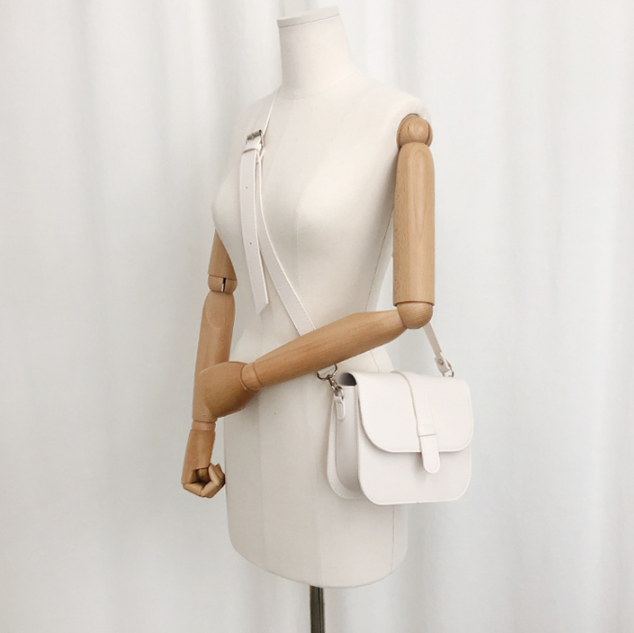 レザー調Dリングマグネットボタン無地ショルダーバッグ | 詳細画像3