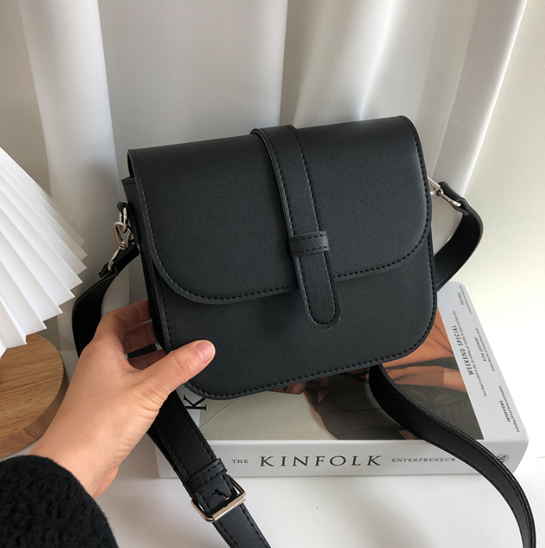 レザー調Dリングマグネットボタン無地ショルダーバッグ | 詳細画像7