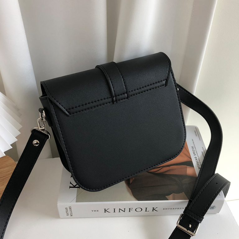 レザー調Dリングマグネットボタン無地ショルダーバッグ | 詳細画像8