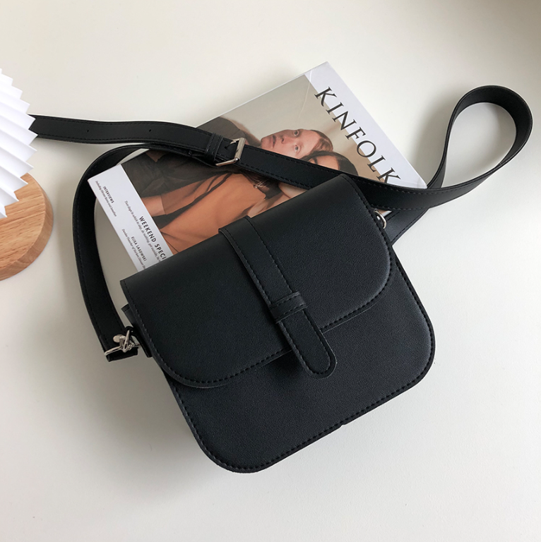 レザー調Dリングマグネットボタン無地ショルダーバッグ | 詳細画像10