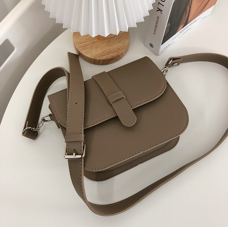 レザー調Dリングマグネットボタン無地ショルダーバッグ | 詳細画像21