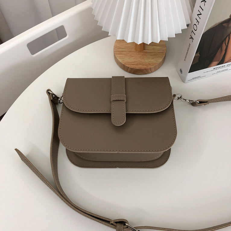 レザー調Dリングマグネットボタン無地ショルダーバッグ | 詳細画像22