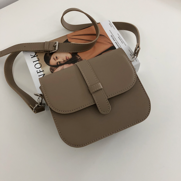 レザー調Dリングマグネットボタン無地ショルダーバッグ | 詳細画像23