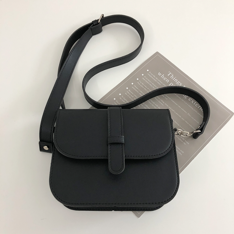 レザー調Dリングマグネットボタン無地ショルダーバッグ | 詳細画像29