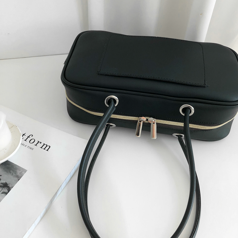 レザー調ポケットダブルジップ無地トートバッグ | 詳細画像10