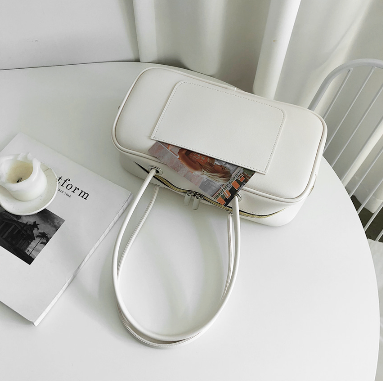 レザー調ポケットダブルジップ無地トートバッグ | 詳細画像17