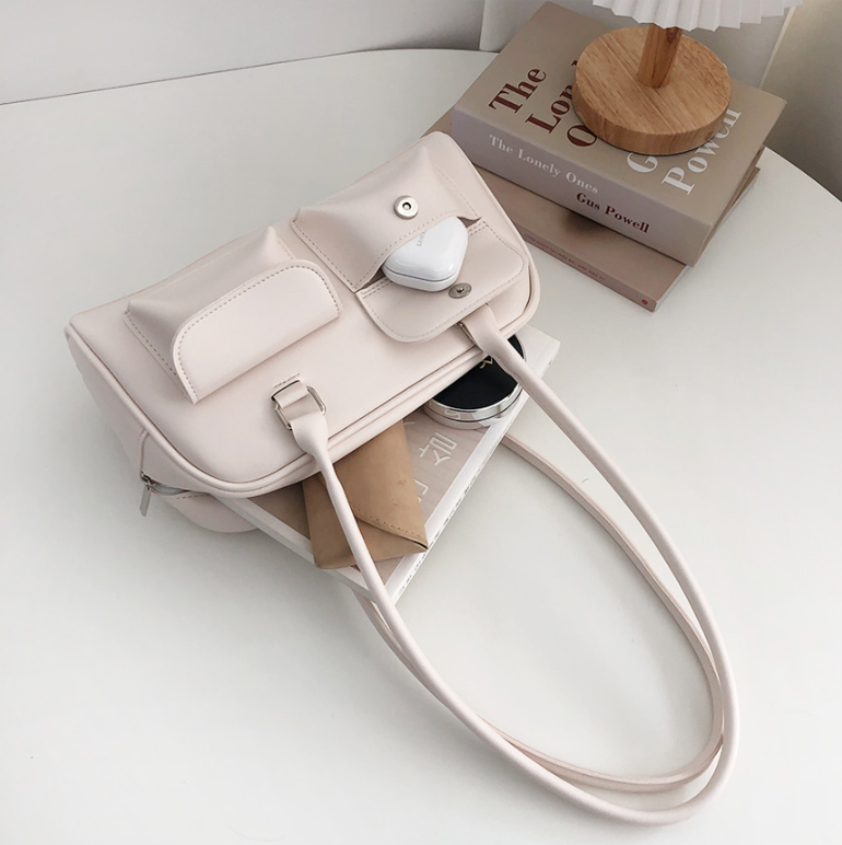 レザー調ジップアップフラップポケット無地トートバッグ | 詳細画像18