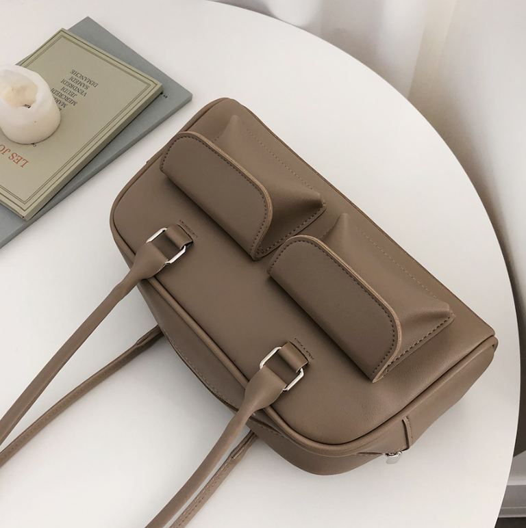 レザー調ジップアップフラップポケット無地トートバッグ | 詳細画像20