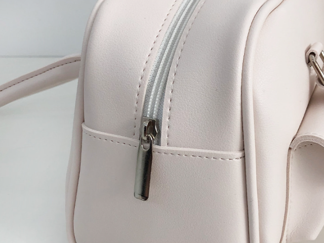 レザー調ジップアップフラップポケット無地トートバッグ | 詳細画像25