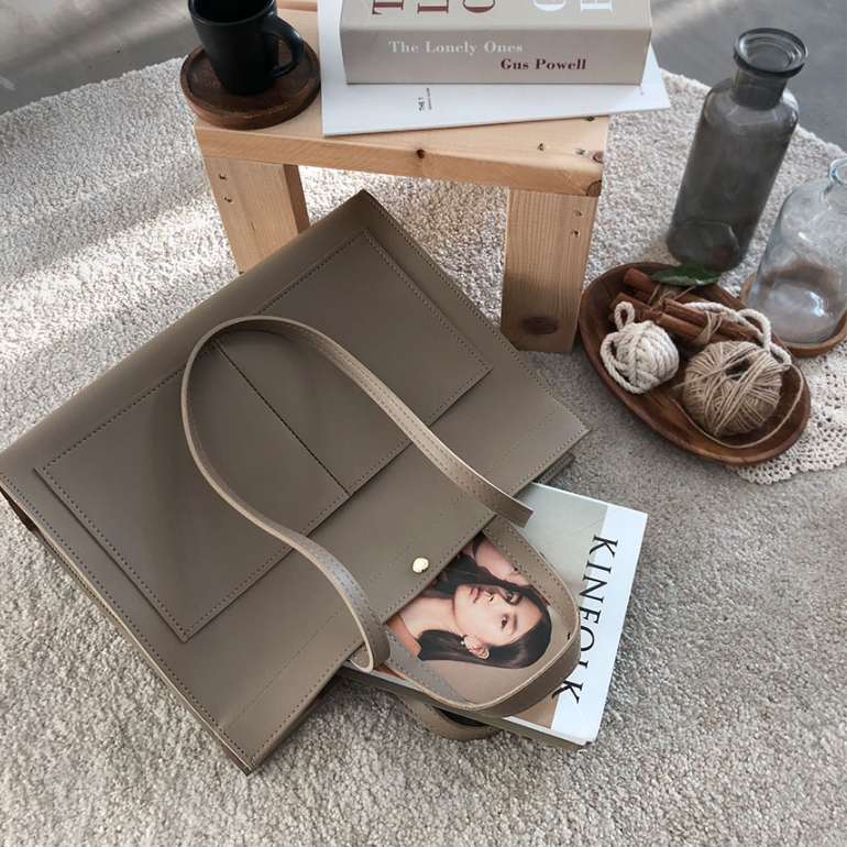 レザー調ポケットマグネットボタン無地トートバッグ | 詳細画像17