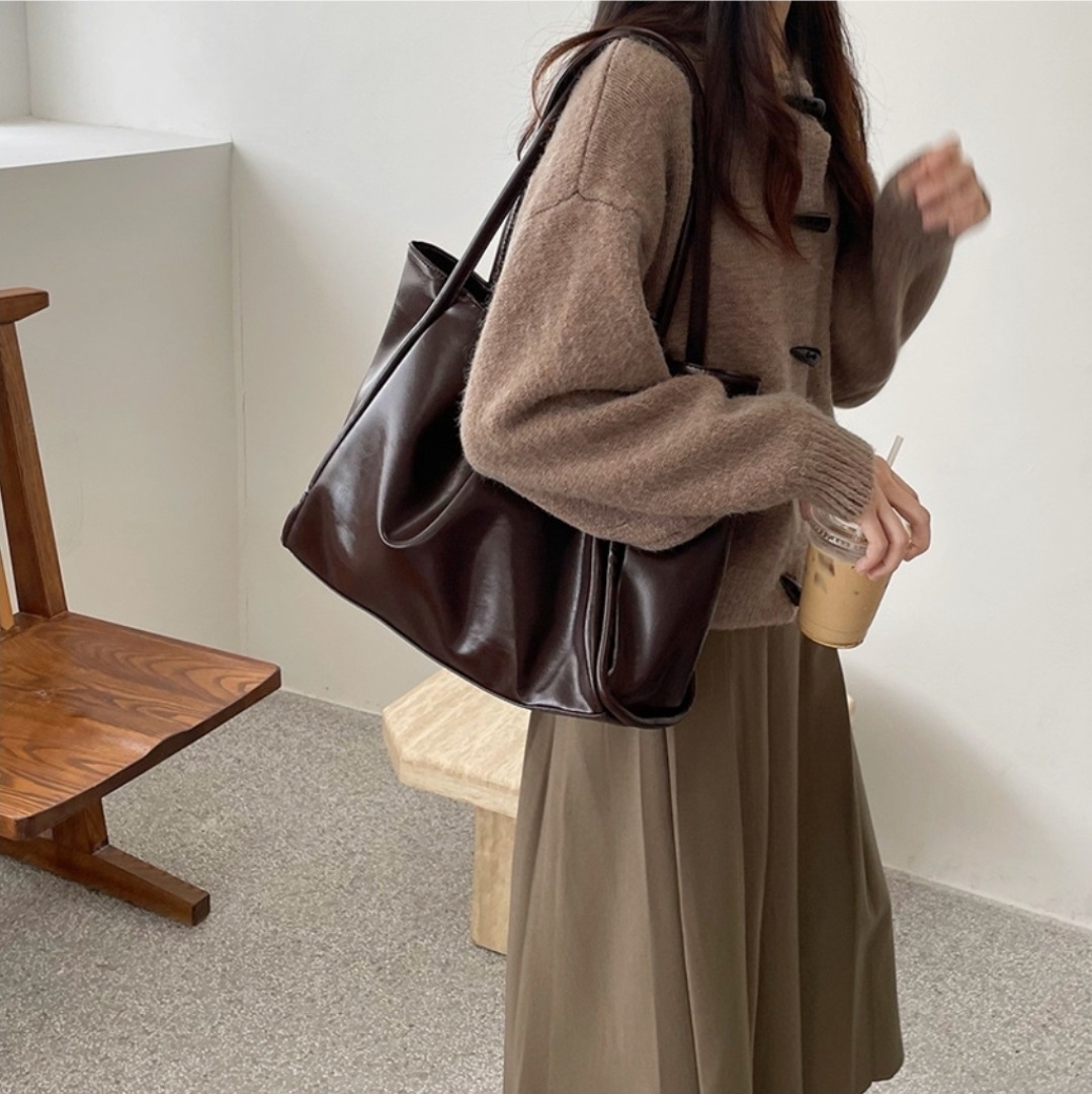 レザー調ポケットグロスビッグ無地トートバッグ | 詳細画像4